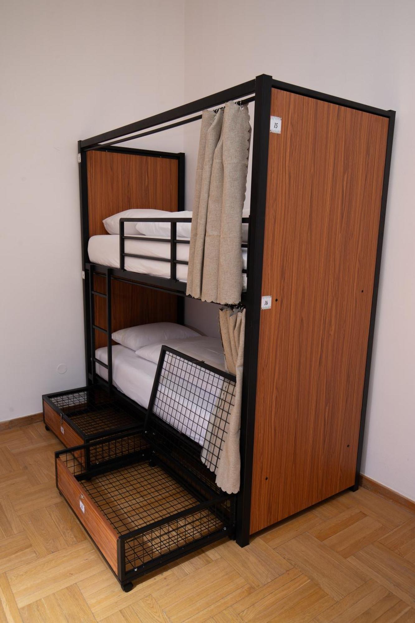 Women'S Only Hostel - Female Only 프라하 외부 사진