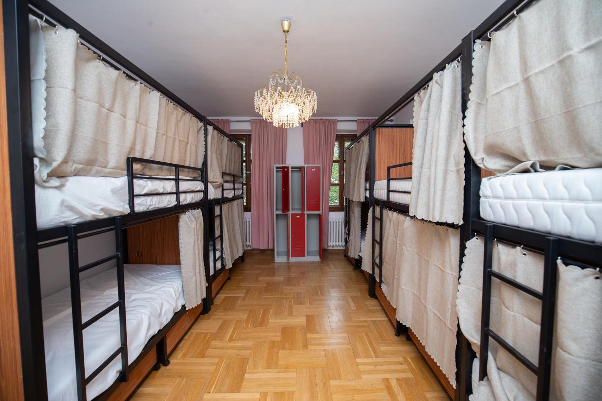 Women'S Only Hostel - Female Only 프라하 외부 사진